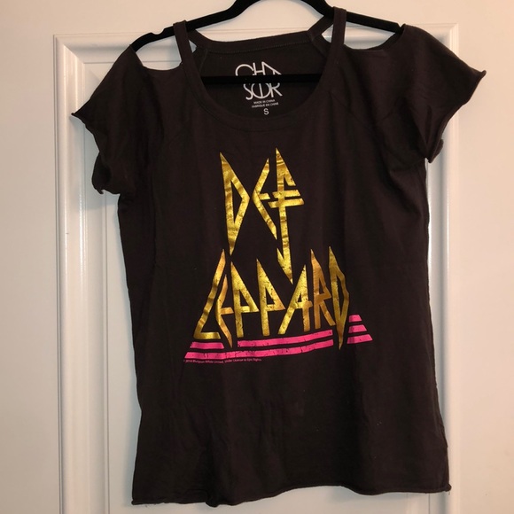 CHASER def leppard cold shoulder tee - Picture 2 of 4